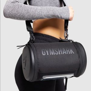 Gymshark round barrel gym bag duffle with wraps